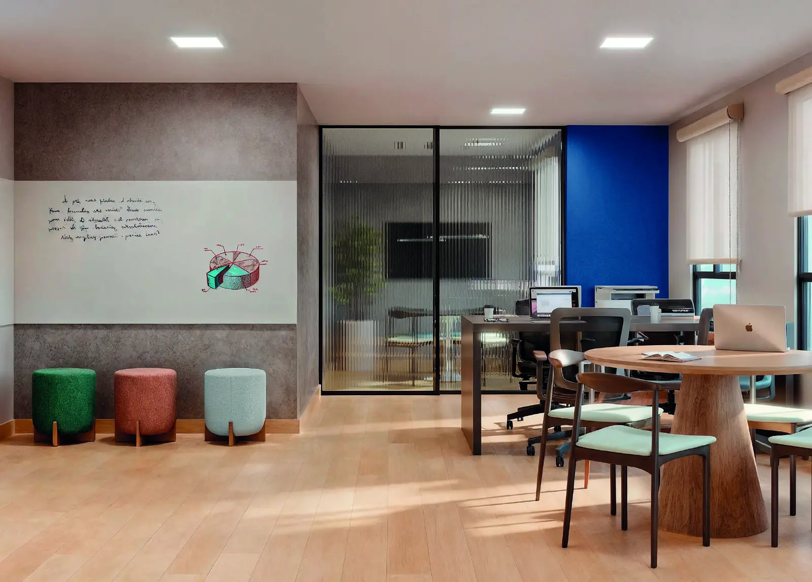 Coworking do rooftop do Jóquei Condomínio Clube, com mesa de trabalho, sala de reunião envidraçada e pufes